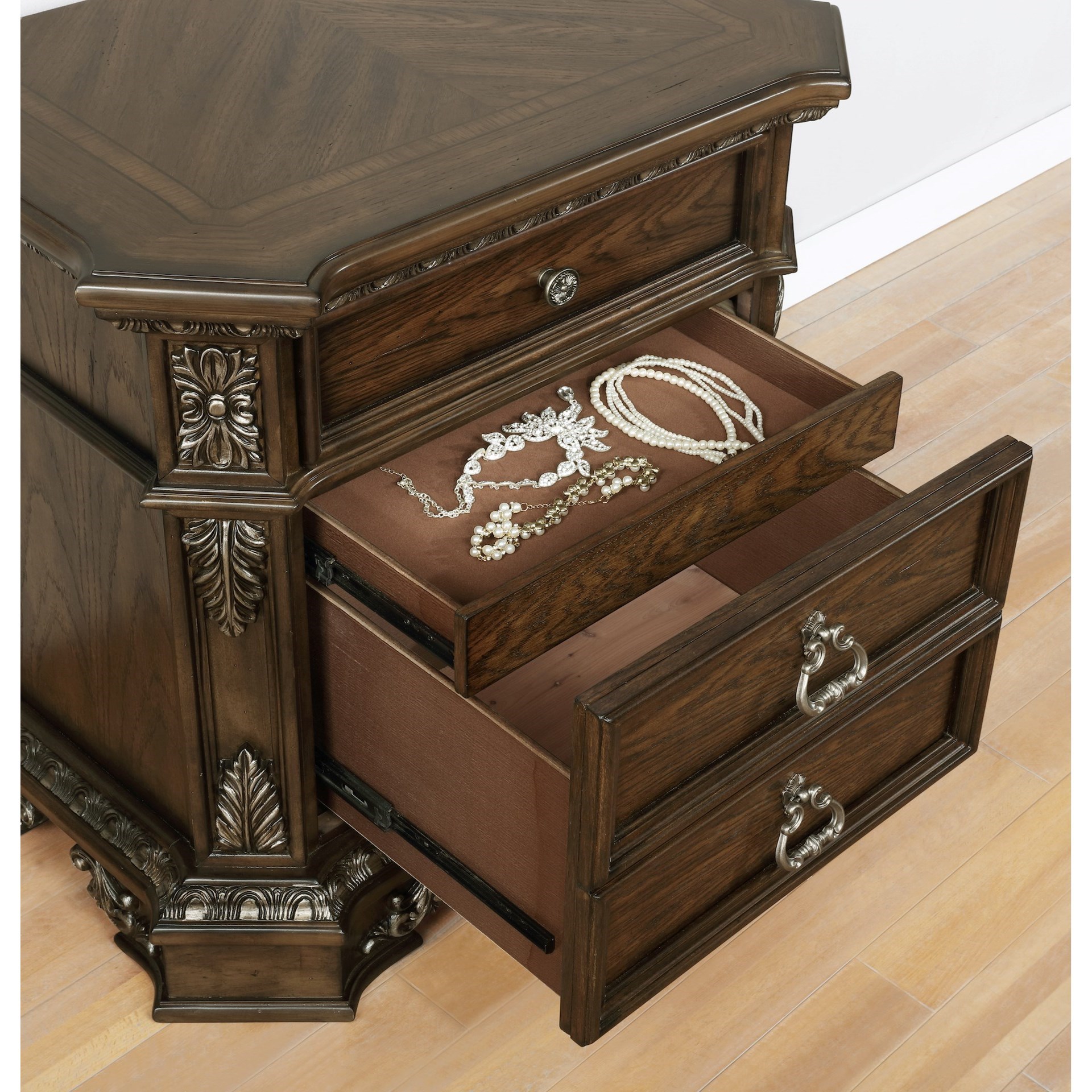 Avalon Brittany Traditional Nightstand with USB Ports Royal Furniture